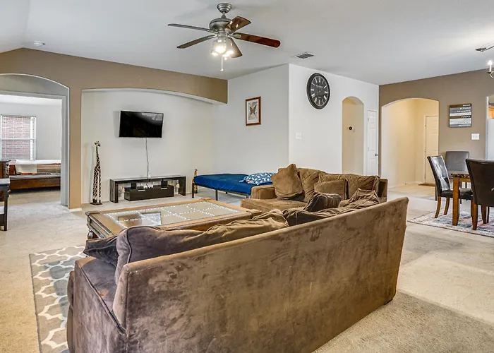 Fenced Yard & Patio! Family Escape In Dfw Suburbs *