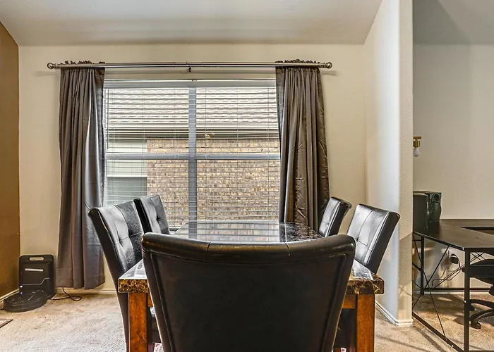 Fenced Yard & Patio! Family Escape In Dfw Suburbs