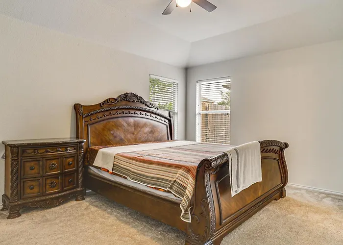 Fenced Yard & Patio! Family Escape In Dfw Suburbs Hébergement de vacances *