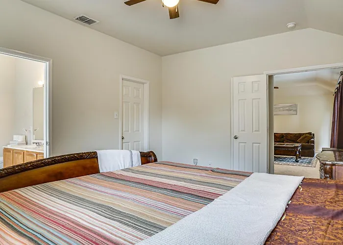 Fenced Yard & Patio! Family Escape In Dfw Suburbs Fort Worth
