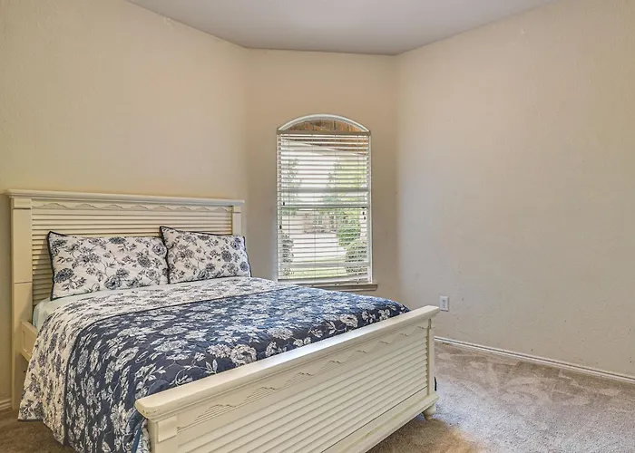 Hébergement de vacances Fenced Yard & Patio! Family Escape In Dfw Suburbs