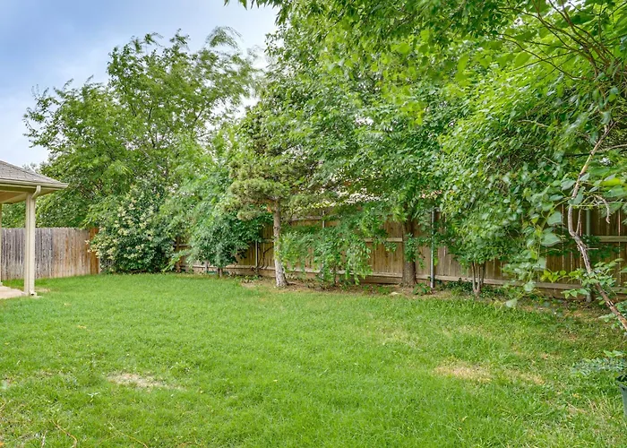 Fenced Yard & Patio! Family Escape In Dfw Suburbs *